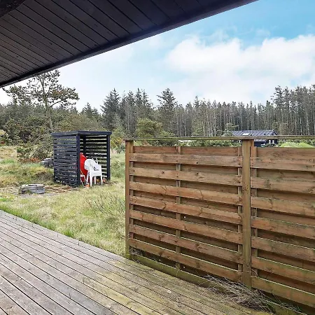 펜션 Serene In Lokken With Terrace Barbecue
