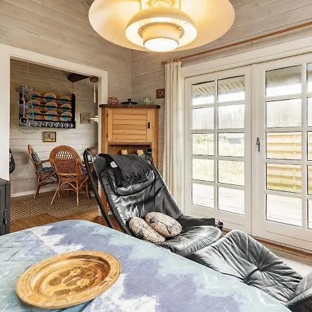 펜션 Serene In Lokken With Terrace Barbecue Gronhoj (Nordjylland)